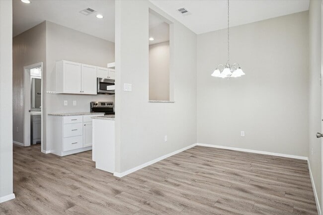 Building Photo - 518 Wood Dr