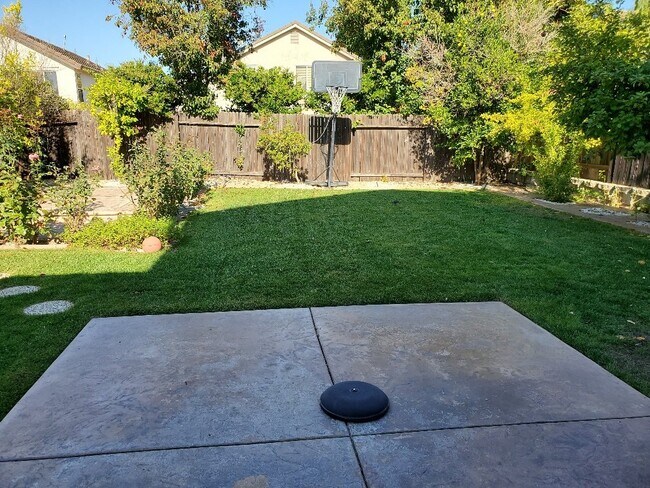 Building Photo - Charming Home For Rent in Folsom