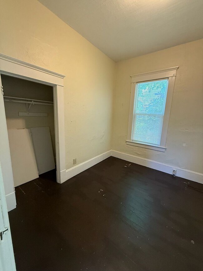 Building Photo - 2118 Ellis St