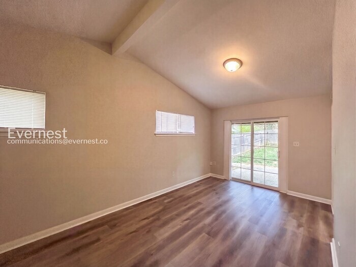 Building Photo - 8694 Yorktown Dr