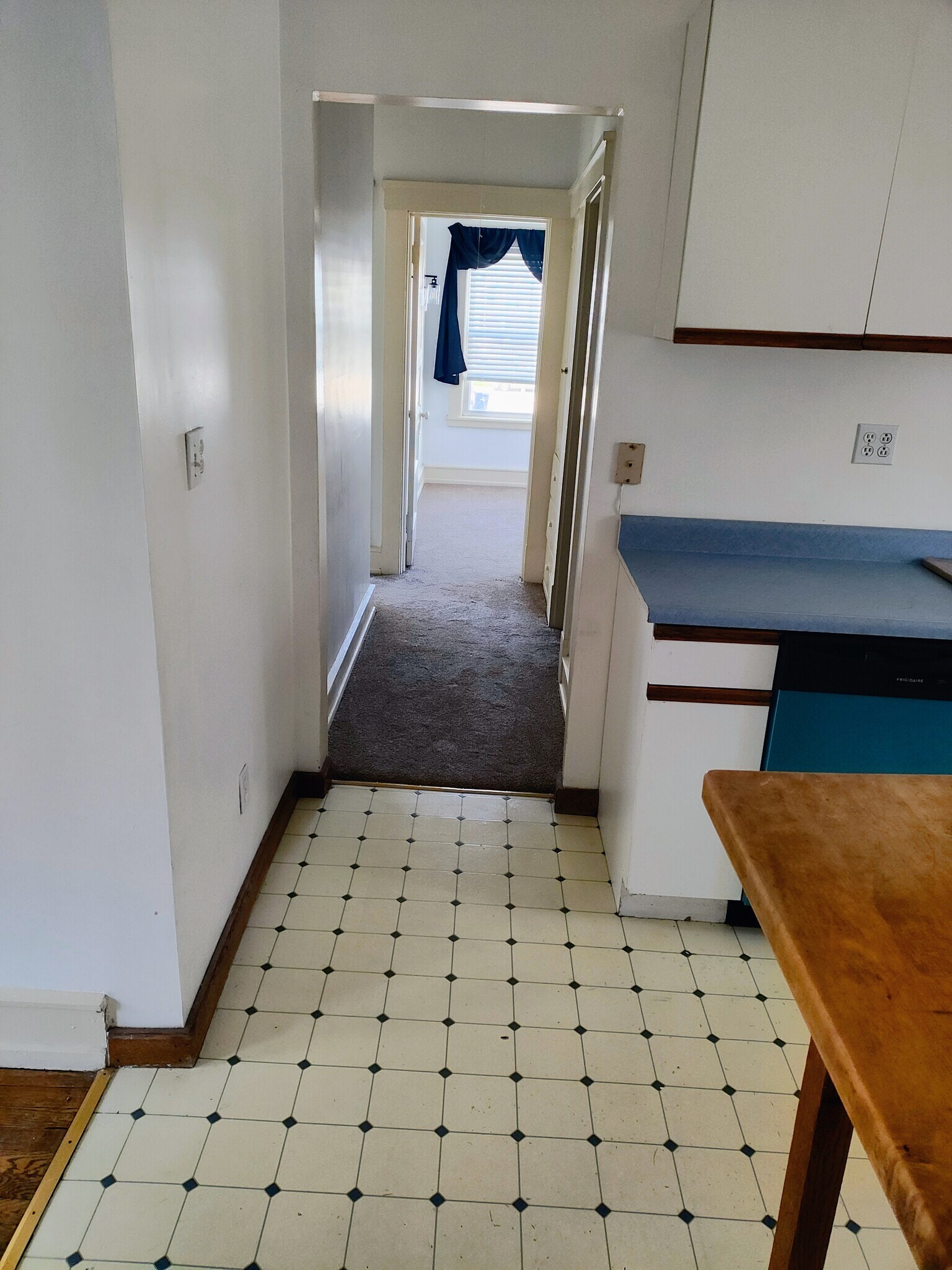 Hall to Bed - 764 Amherst St