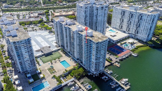 Building Photo - 18081 Biscayne Blvd