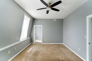 Building Photo - 852 Lincoln Ave