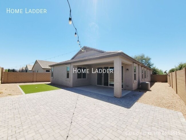 Building Photo - 13610 W Briles Rd