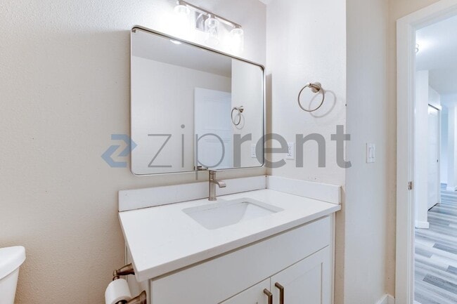 Building Photo - 3002 M Dr NE