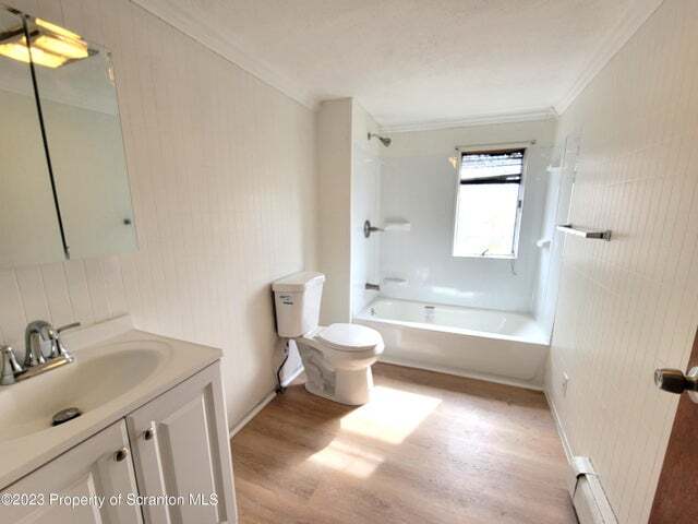 Building Photo - 328 4th St