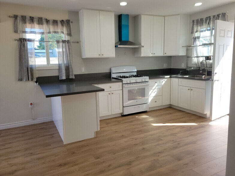 Primary Photo - 11630 207th St