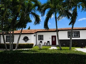 Building Photo - 1435 SW 82nd Pl