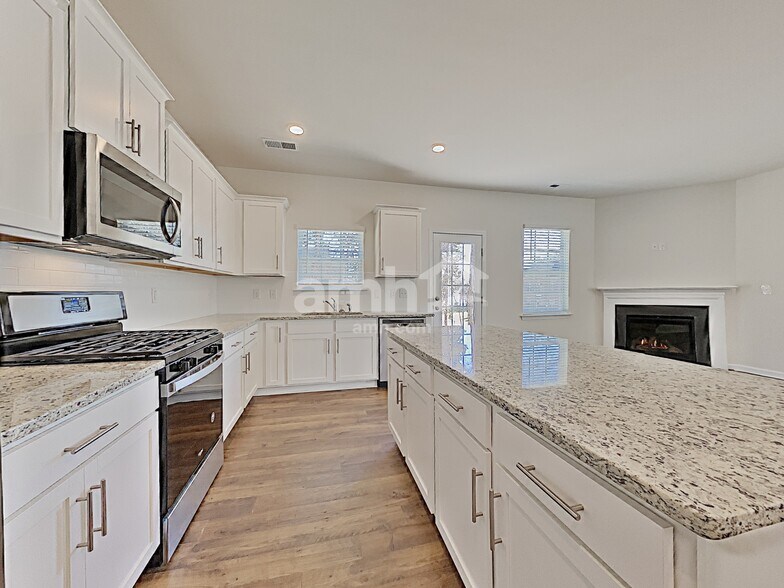 Building Photo - 5004 Jamie Sloop Ln