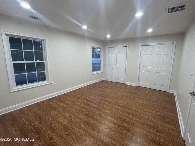 Building Photo - 1424 Monmouth Ave