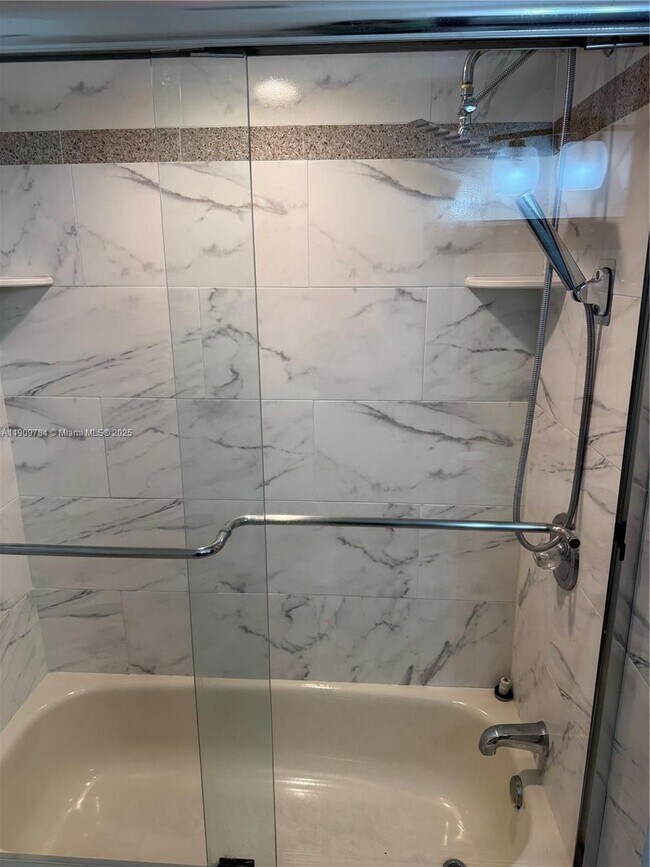 Building Photo - 6025 SW 133rd Ct