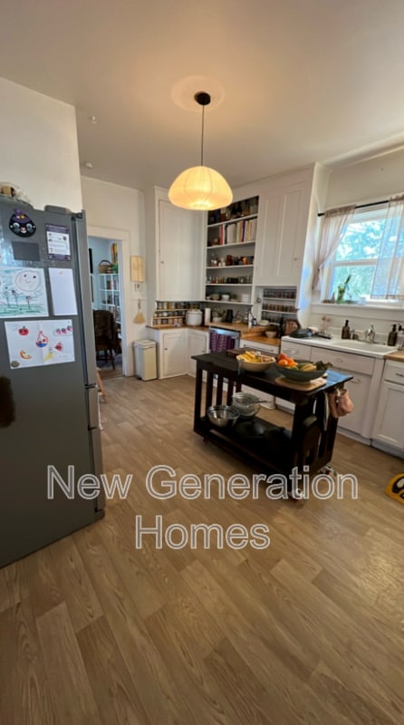 Building Photo - 412 E St Vrain St