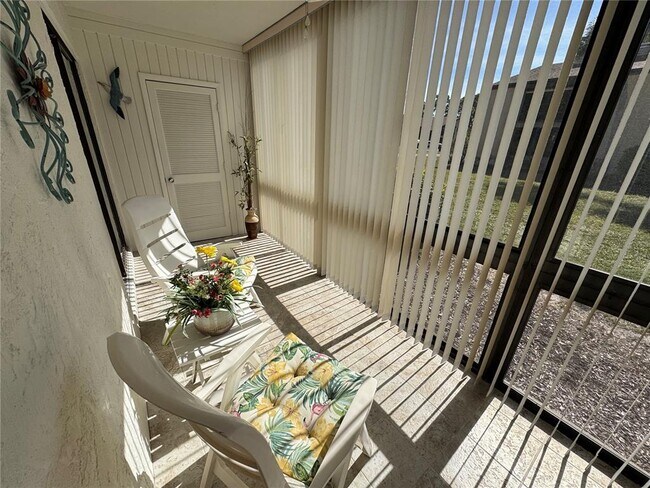 Building Photo - 17 Quails Run Blvd