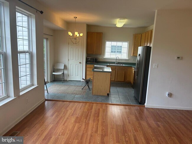 Building Photo - 6821 Hollow Glen Ct