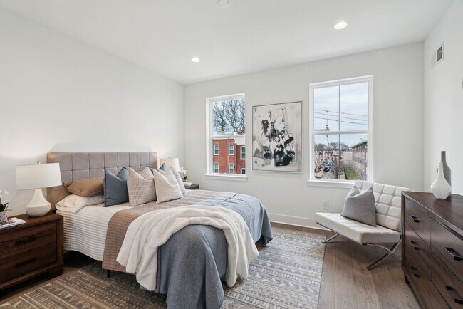 Building Photo - Brand New Townhome in Brewerytown