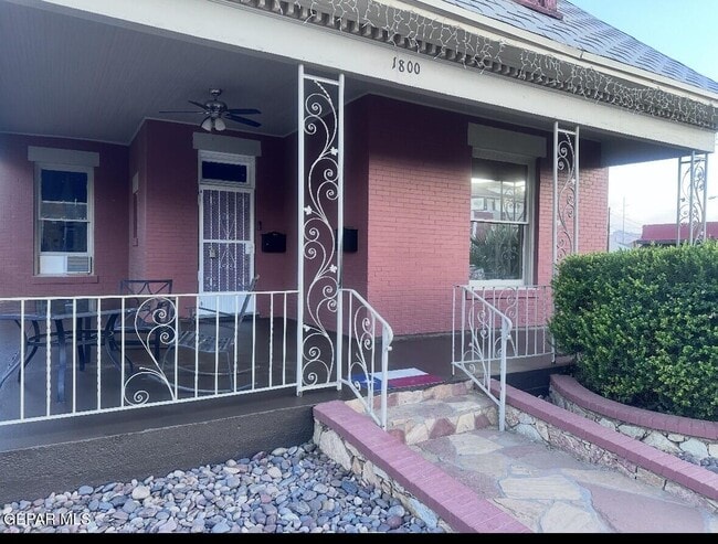 Building Photo - 1800 Montana Ave