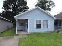 Building Photo - 119 N Reus St