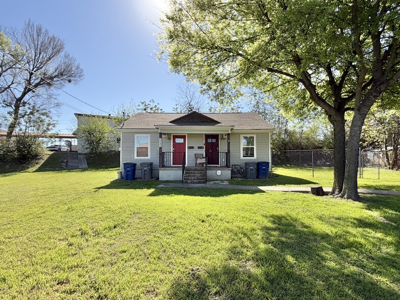Building Photo - 2248 Areba St