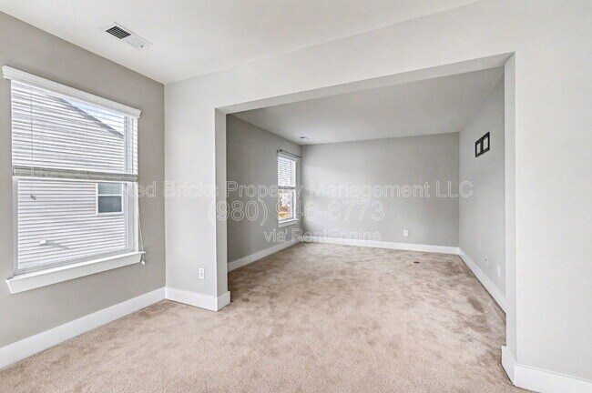 Building Photo - 149 Kingston Drive