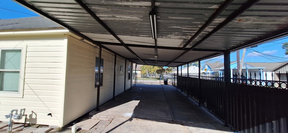 Building Photo - 7832 Elvera St