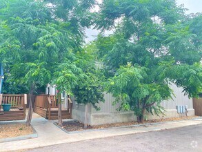 Building Photo - 1033 Rivas St