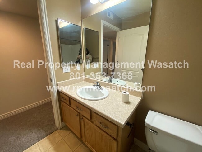 Building Photo - Check Out This Amazing 3 Bedroom 2 Bathroom Condo In Riverton