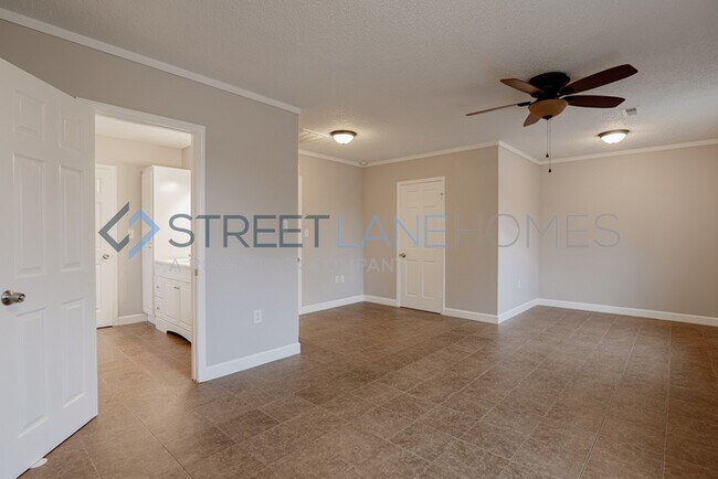 Building Photo - Charming 4 Bedroom in Campobello!