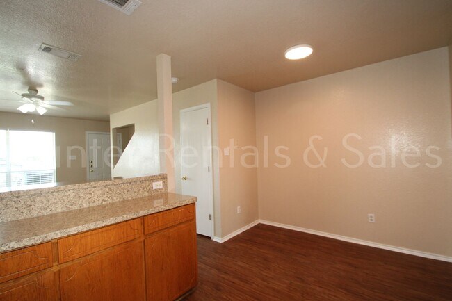 Building Photo - Spacious Three-Bedroom!