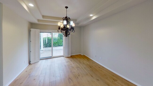 Building Photo - Spacious 4 Bed / 3 Bath Winchester Commons Home!