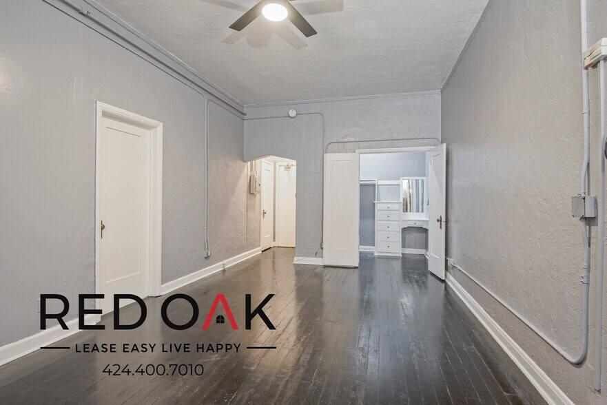 Building Photo - 854 S Oxford Ave