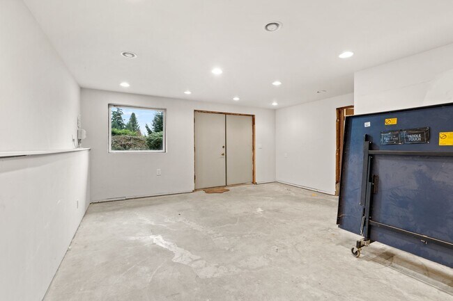 Building Photo - Just Reduced and READY NOW!! - Amazing Sce...