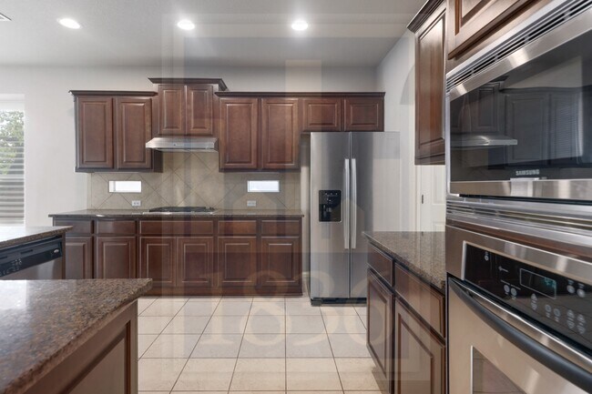 Building Photo - 2702 Lovett Ln