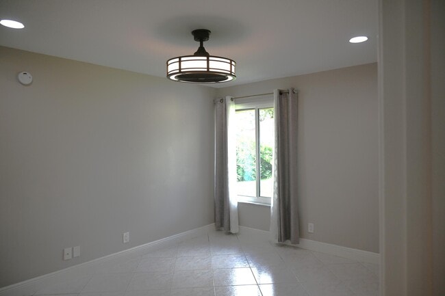 Building Photo - 9746 Lancaster Pl