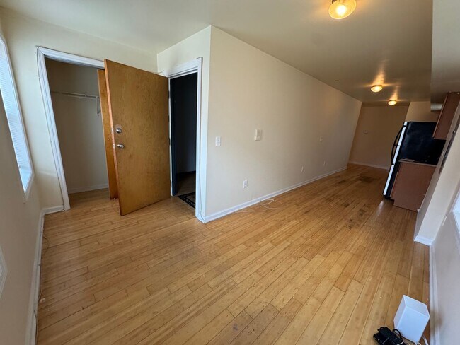 Building Photo - 1523 N 17th St