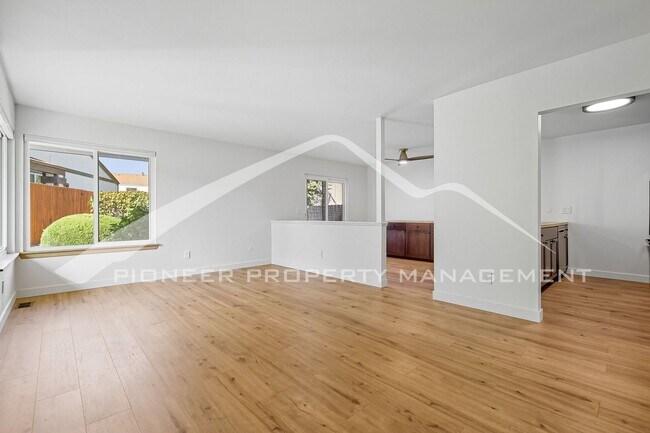 Building Photo - 8762 Chase Dr