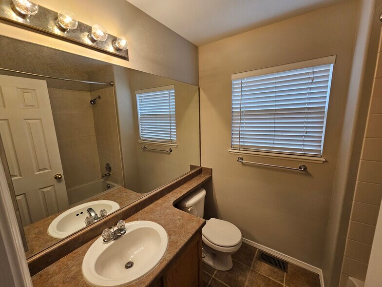 Building Photo - 6672 Wild Indigo Dr