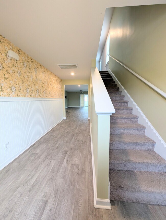 Building Photo - 851 Woodland Farms Cir