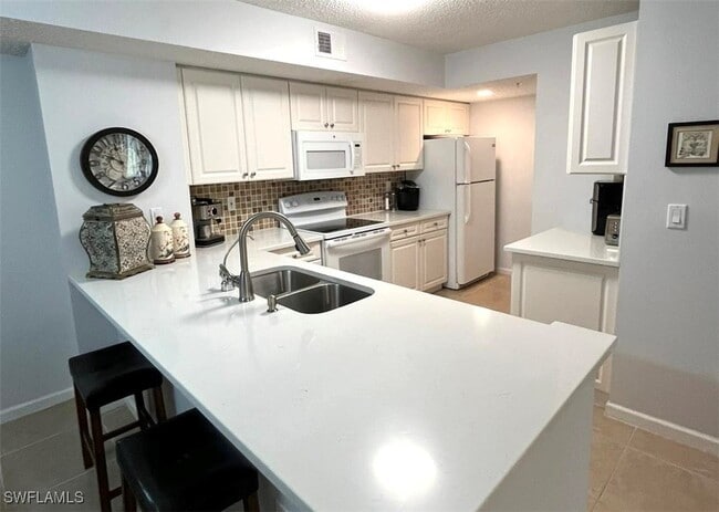 Building Photo - 1865 Florida Club Dr