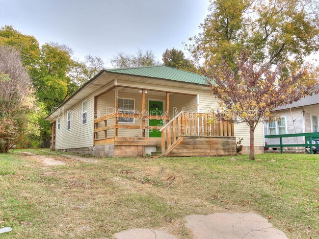 Building Photo - 137 S Draper Ave