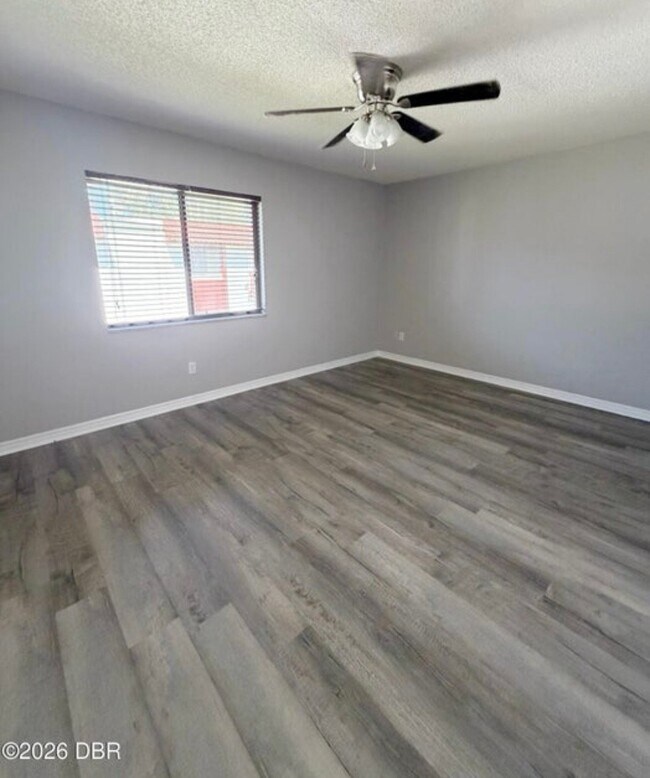 Building Photo - 2028 Oak Meadow Cir