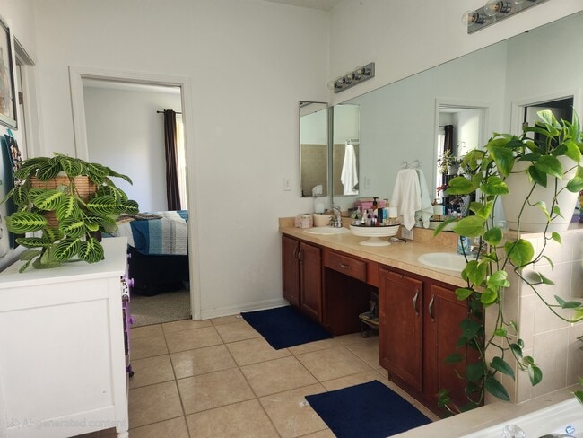 Building Photo - 15902 Cedar Elm Terrace