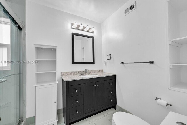 Building Photo - 851 SW 49th Terrace
