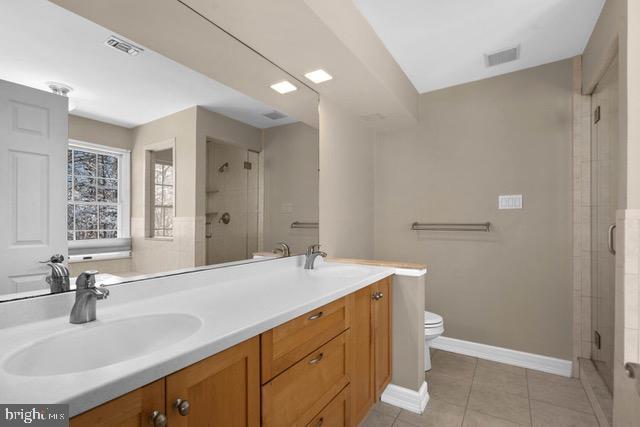 Building Photo - 2706 Summerview Way