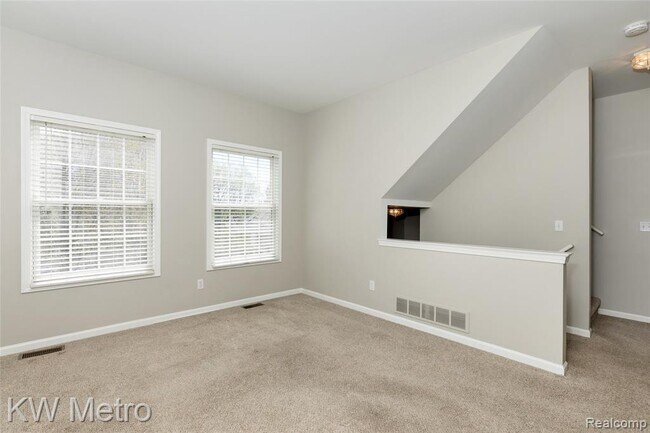 Building Photo - 788 Eagle Dr