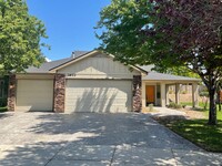 Building Photo - 5-Bedroom Home in Meridian