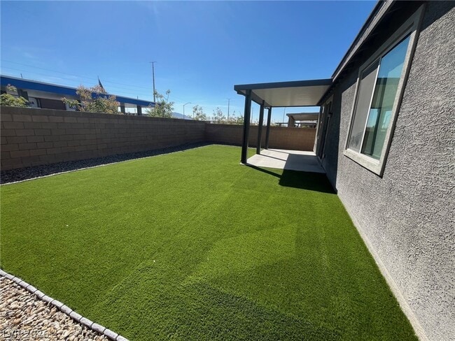 Building Photo - 6016 Bugsy St