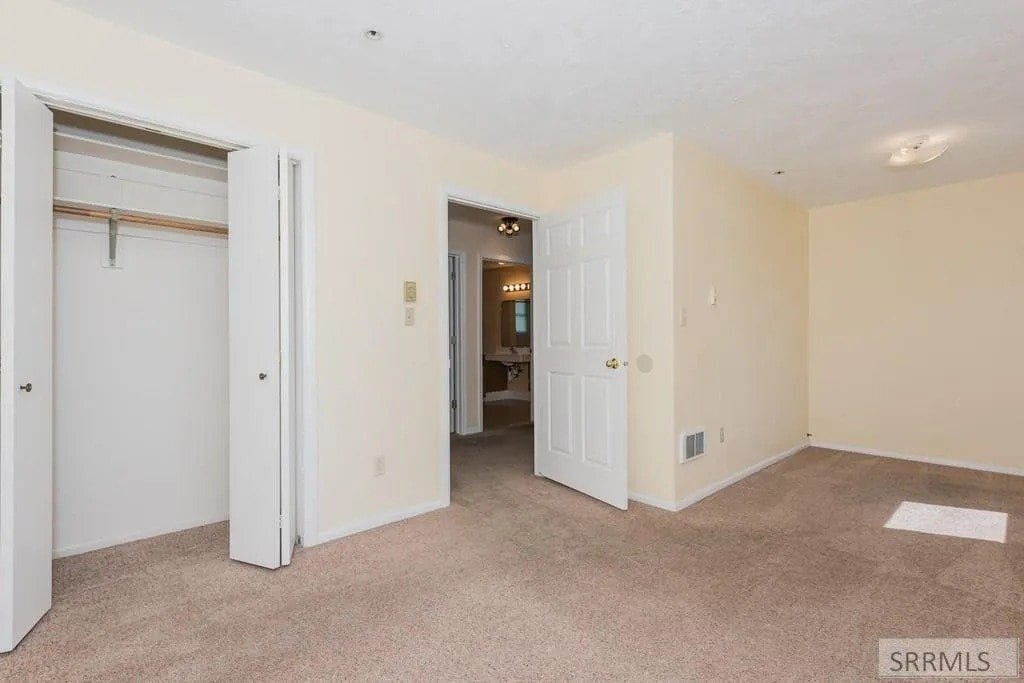 Building Photo - 679 Troy Ave W