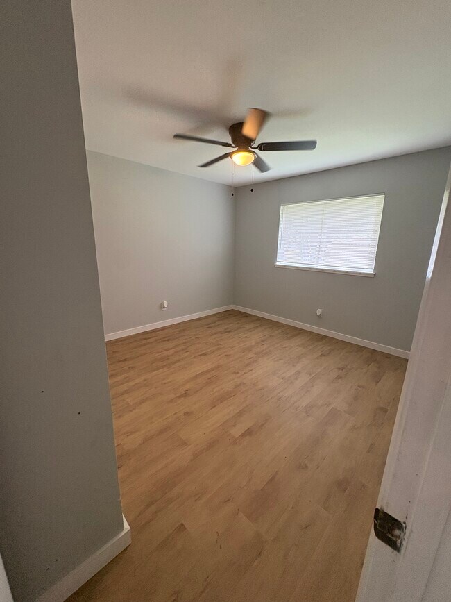 Building Photo - 5049 Overcrest Dr