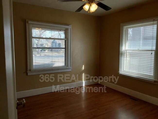 Building Photo - 1417 12th Ave