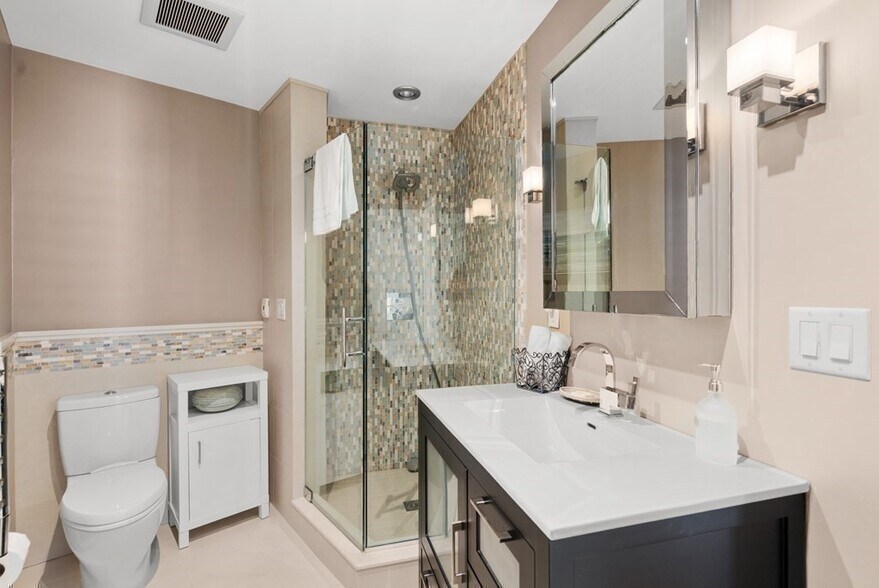 Building Photo - 3 Pier 7